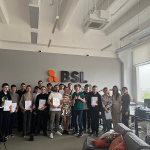 Наши резиденты проходят стажировку в ИТ-компании BSL - КИБЕРшкола программирования для детей, компьютерные курсы для школьников, начинающих и подростков - KIBERone г. Гуково