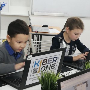 KiberOne объявляет набор юных программистов в Усть-Каменогорске - КИБЕРшкола программирования для детей, компьютерные курсы для школьников, начинающих и подростков - KIBERone г. Гуково